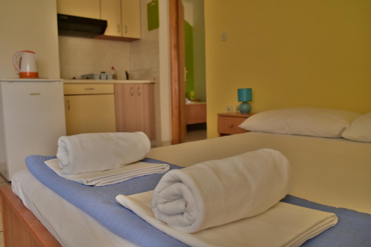 Apartments Galeb Pag - Beach Pag Town Εξωτερικό φωτογραφία